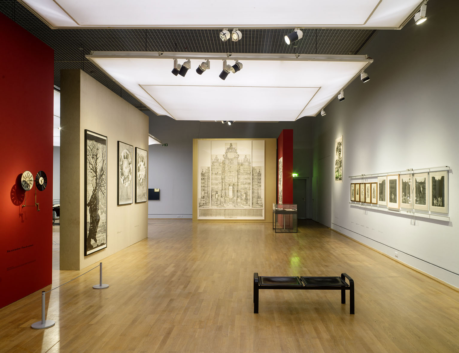 柏林博物馆临时展览空间的双重视觉设计-3