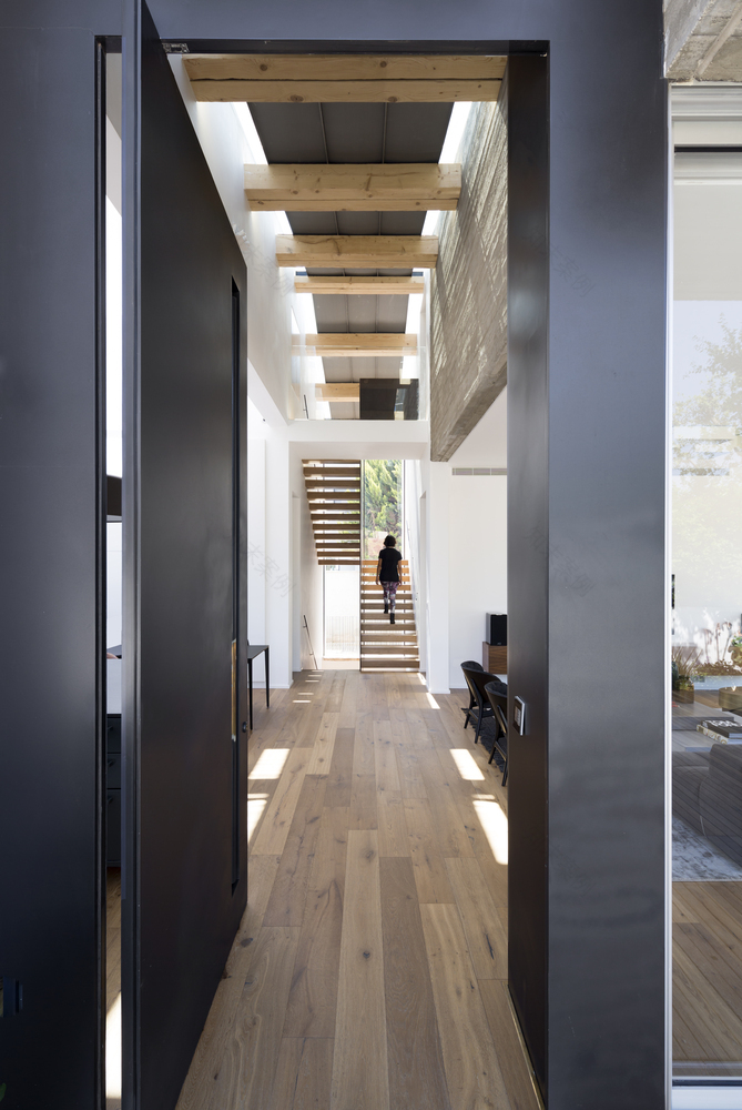 以色列水畔石山现代别墅-35