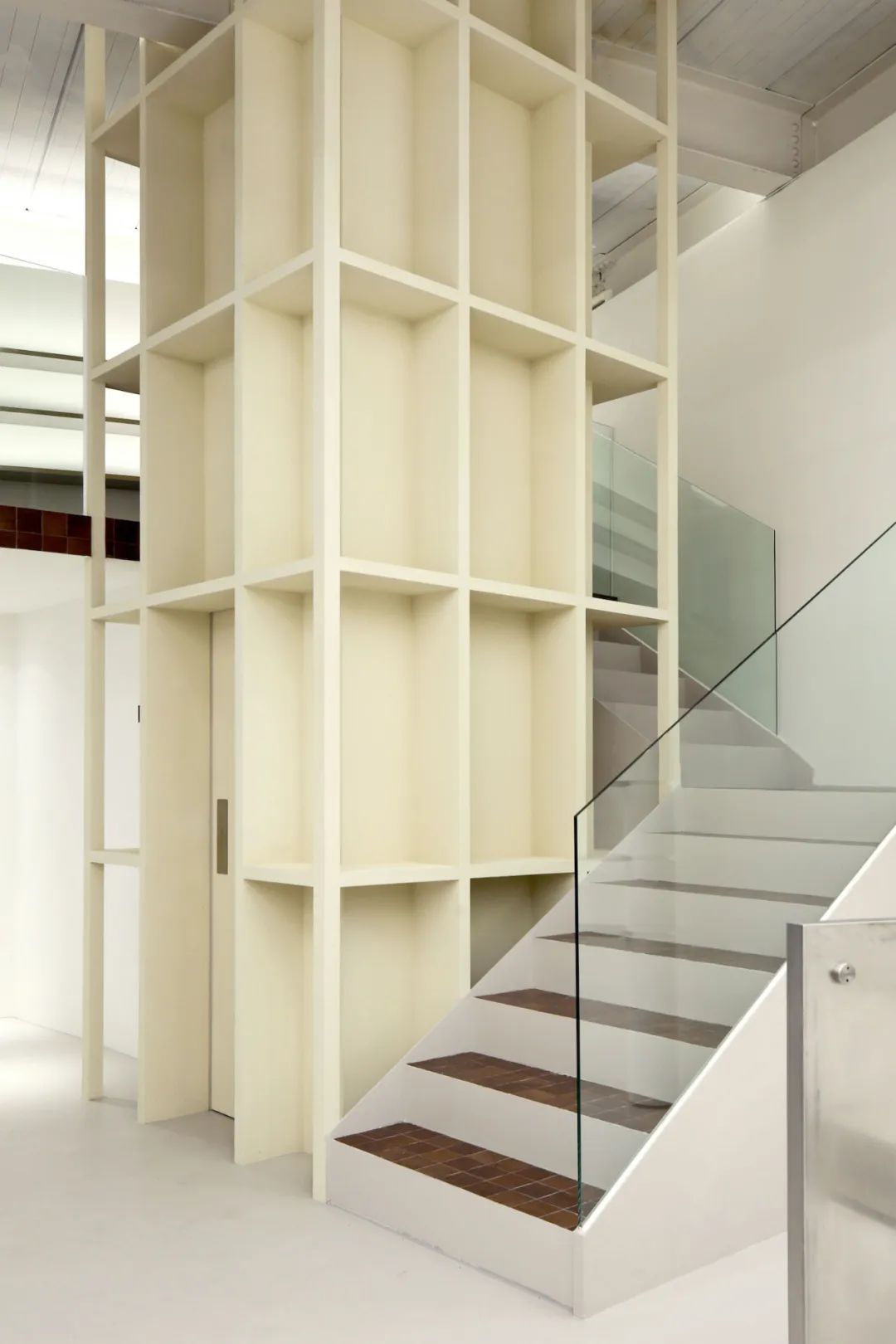 首尔 Kasina 极简鞋店空间丨韩国首尔丨unseenbird-4