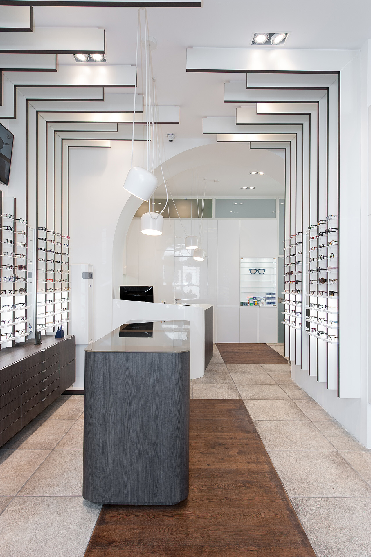 百年眼镜店的现代变身-10