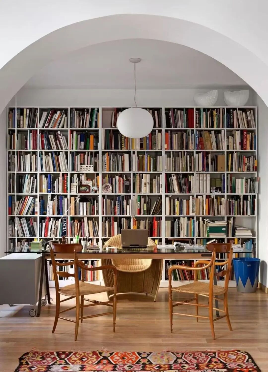 长在审美上的 满墙书柜-44