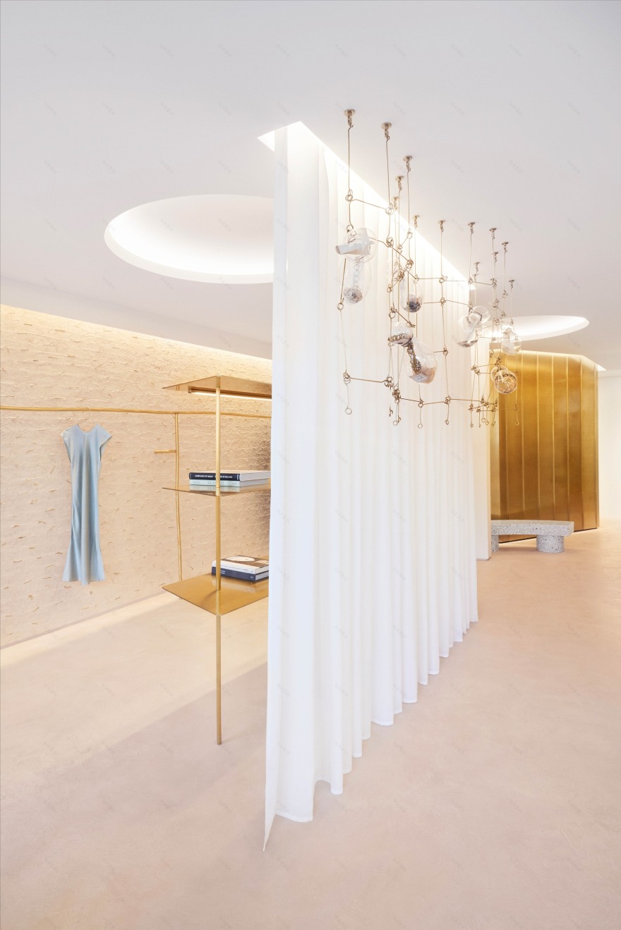 洛杉矶复古建筑中的时尚服装店设计丨美国洛杉矶丨Robert Vattilana-14