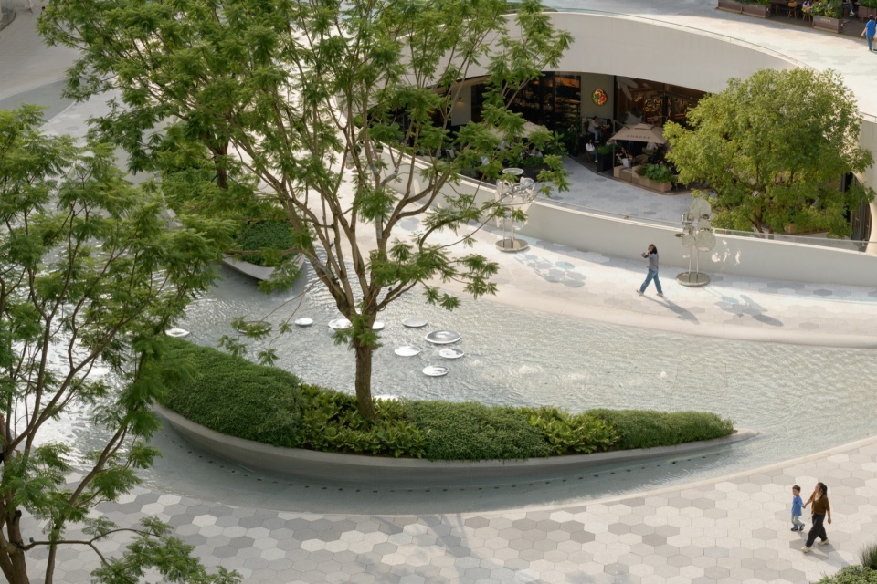 成都万象城公共广场改造设计丨中国成都丨扎哈·哈迪德建筑事务所,FLO景观设计事务所等-56