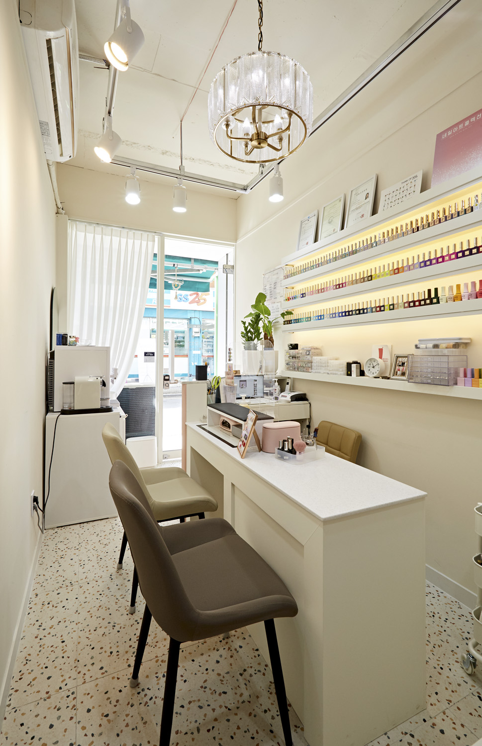 粉色梦幻 | 尼尔斯·斯普林格的室内设计神作-8