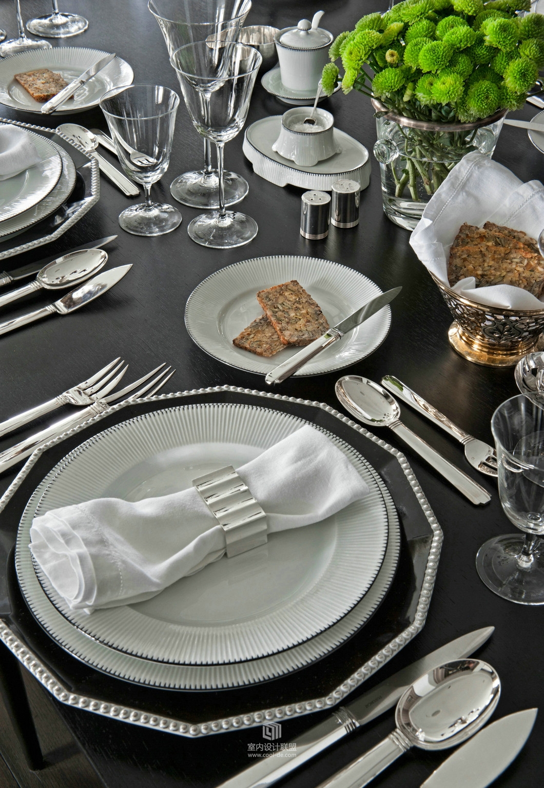 Kate Hume——城市公寓-6