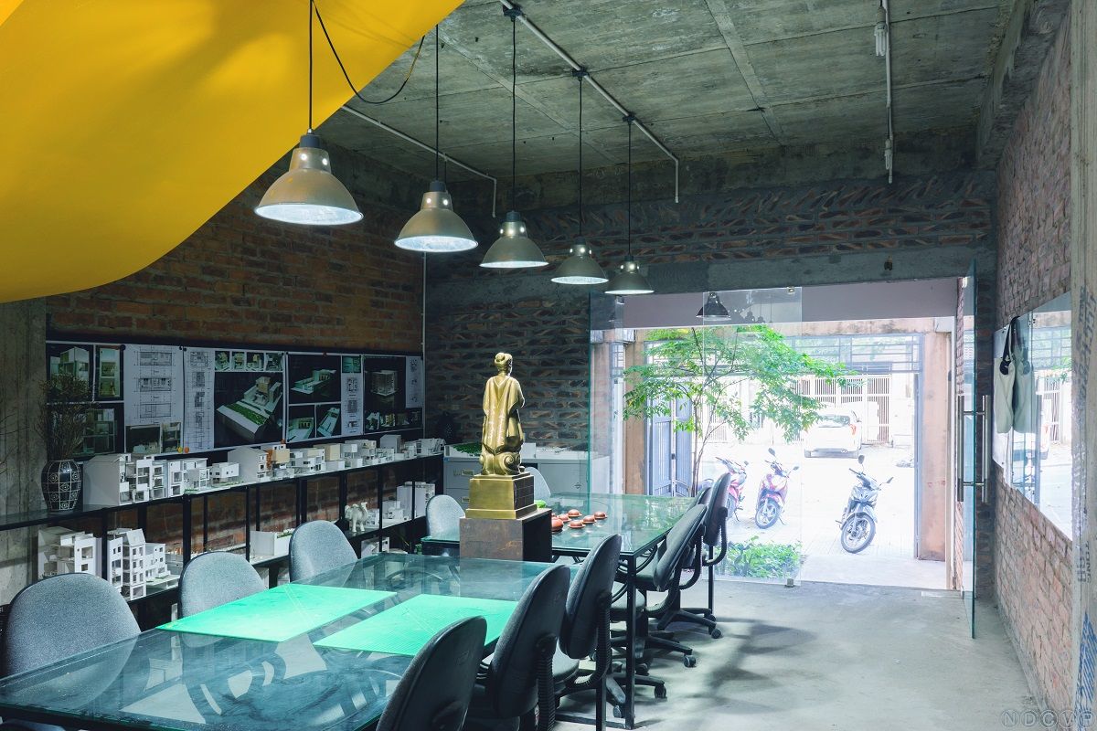 办公楼变身为现代设计工作室-13