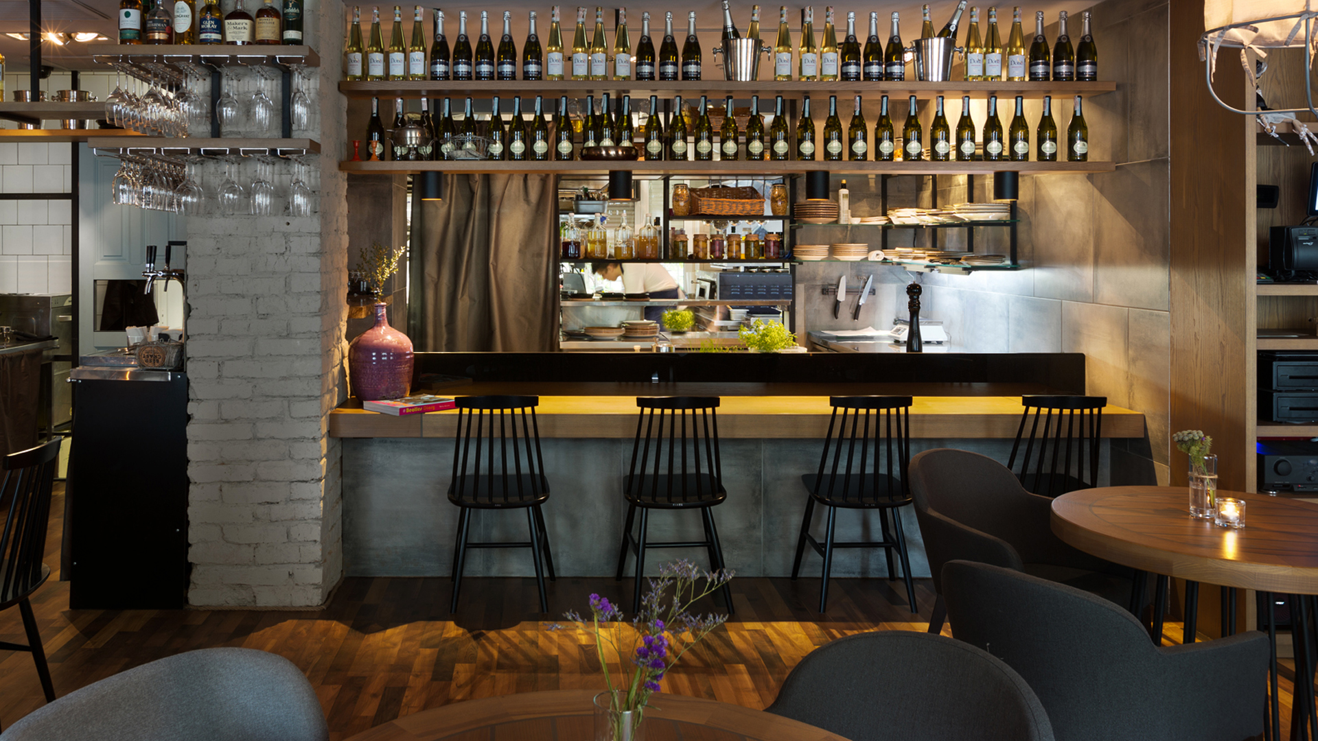 乌克兰现代咖啡馆，旧与新的完美融合-6