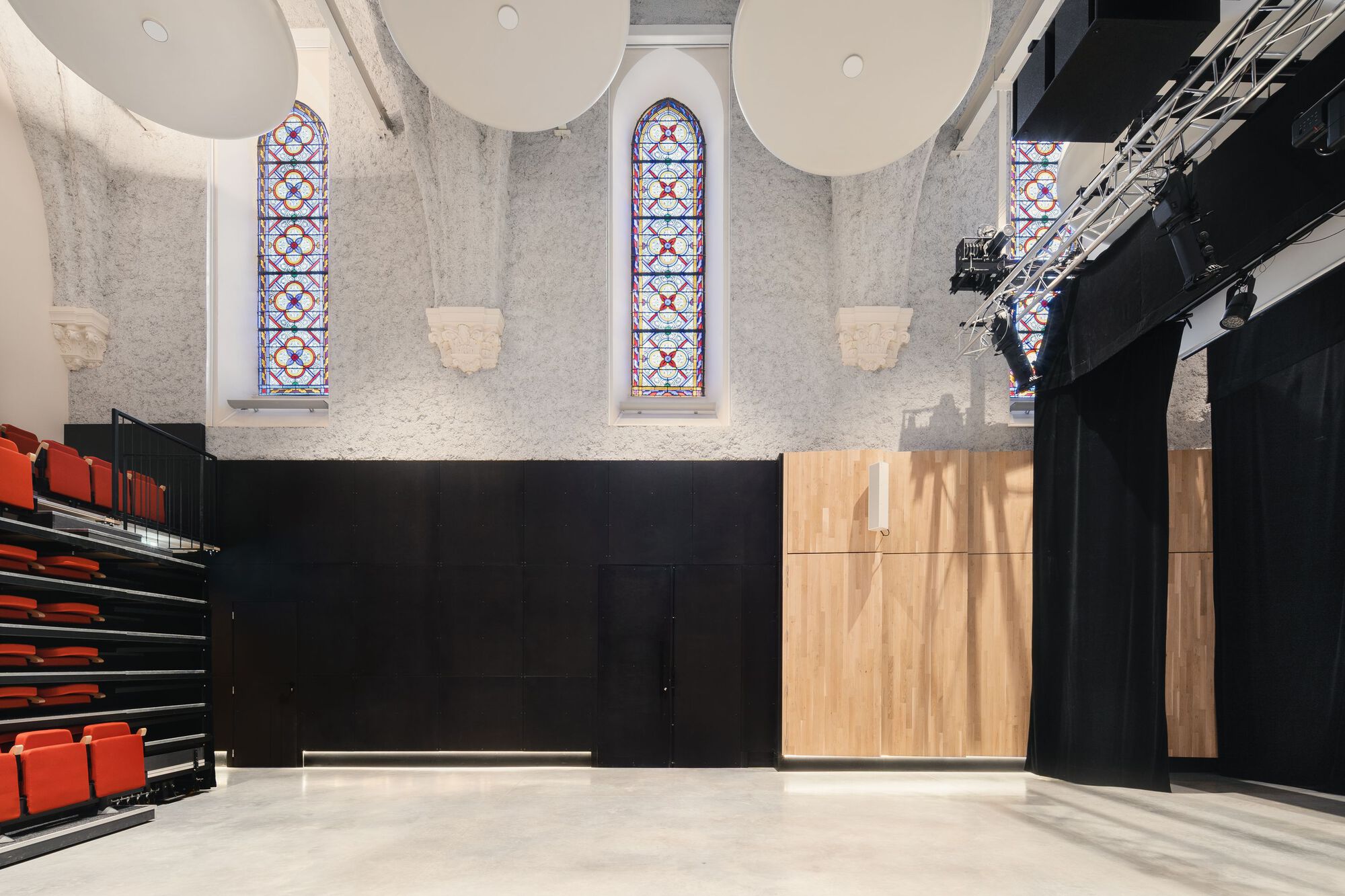 小教堂翻新工程（注：La Chapelle常见指小教堂，这里结合Renovation推测是小教堂翻新相关，若有特定背景，La Chapelle可能是具体名称） 丨法国丨AUMMA,PWA-12