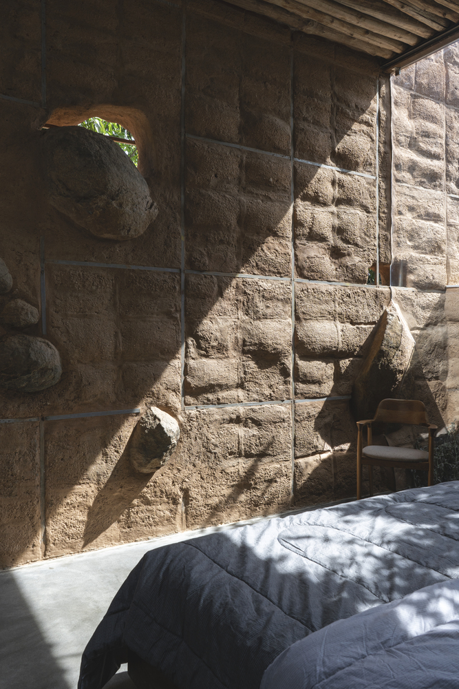 隐于印度荒野的生态友好石墙别墅丨Mitti-41