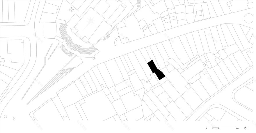 葡萄牙波尔图 19 世纪老宅翻新,黑白对比打造现代居住空间-32