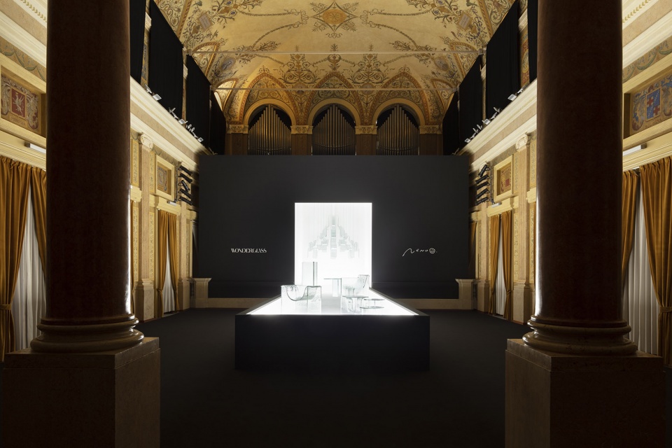 《重力之形》米兰展 | nendo 与 WonderGlass 的玻璃艺术-4