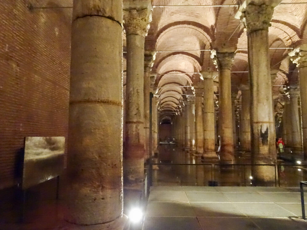 イスタンブールの地下宮殿(伊斯坦布尔的地下宫殿)丨不明-63