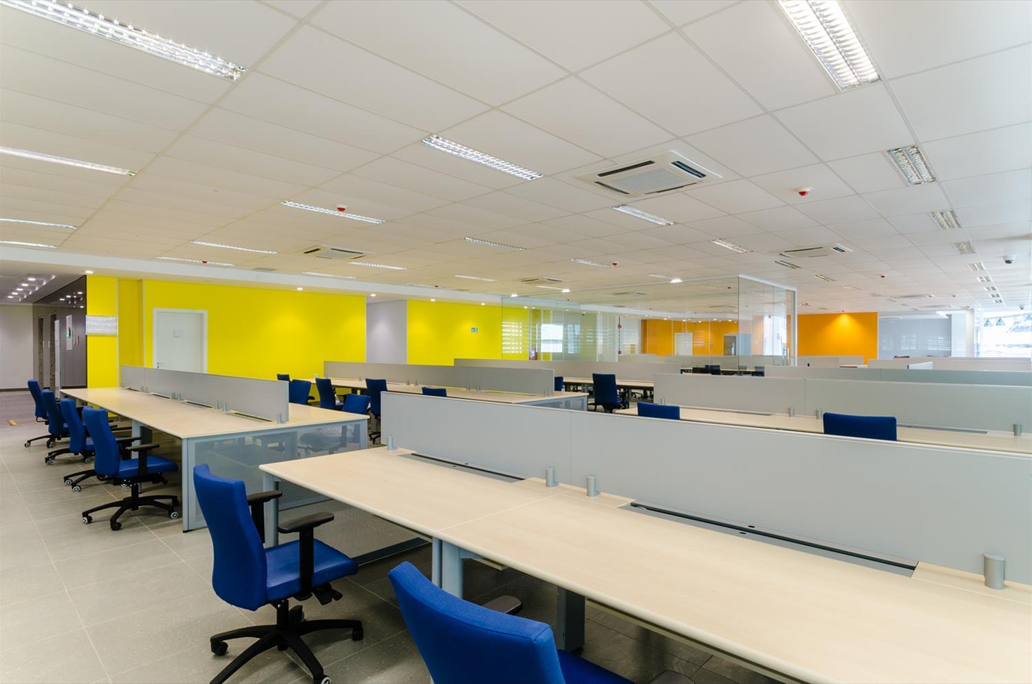 巴西 Siemens 研究中心 · 绿色环保的现代建筑设计-12