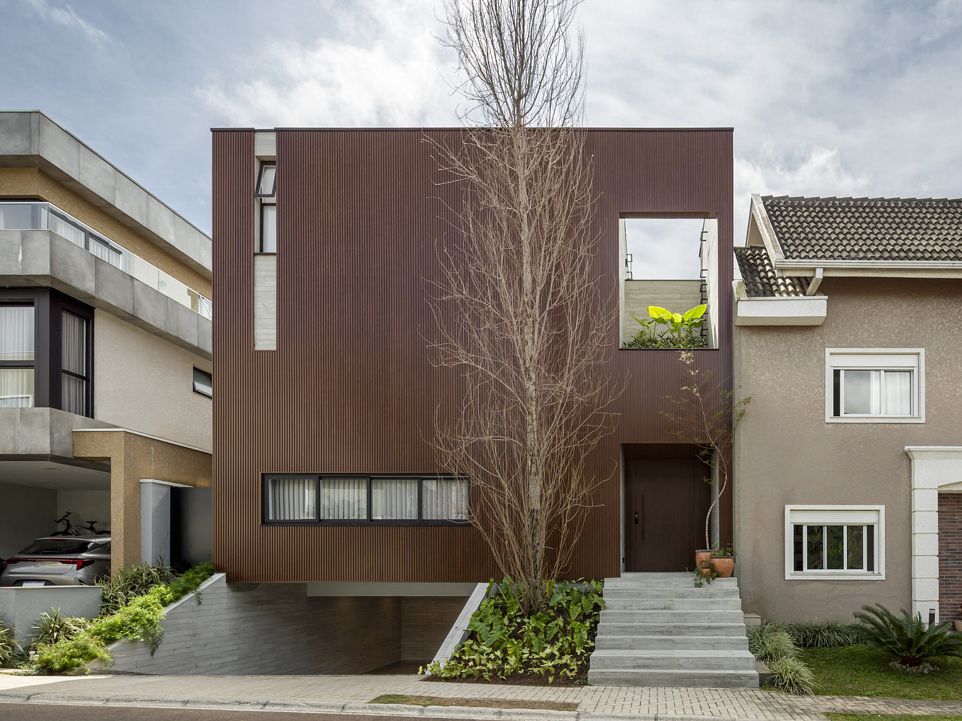 Casa Cubo: Modern Brazilian Home Revived-1