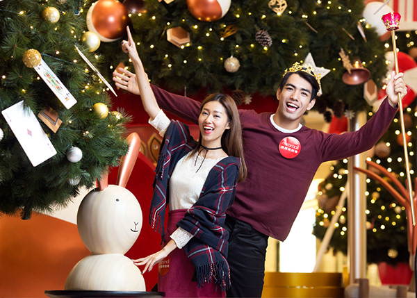 Who Moved My Christmas Tree? – Christmas 2016 Campaign-10