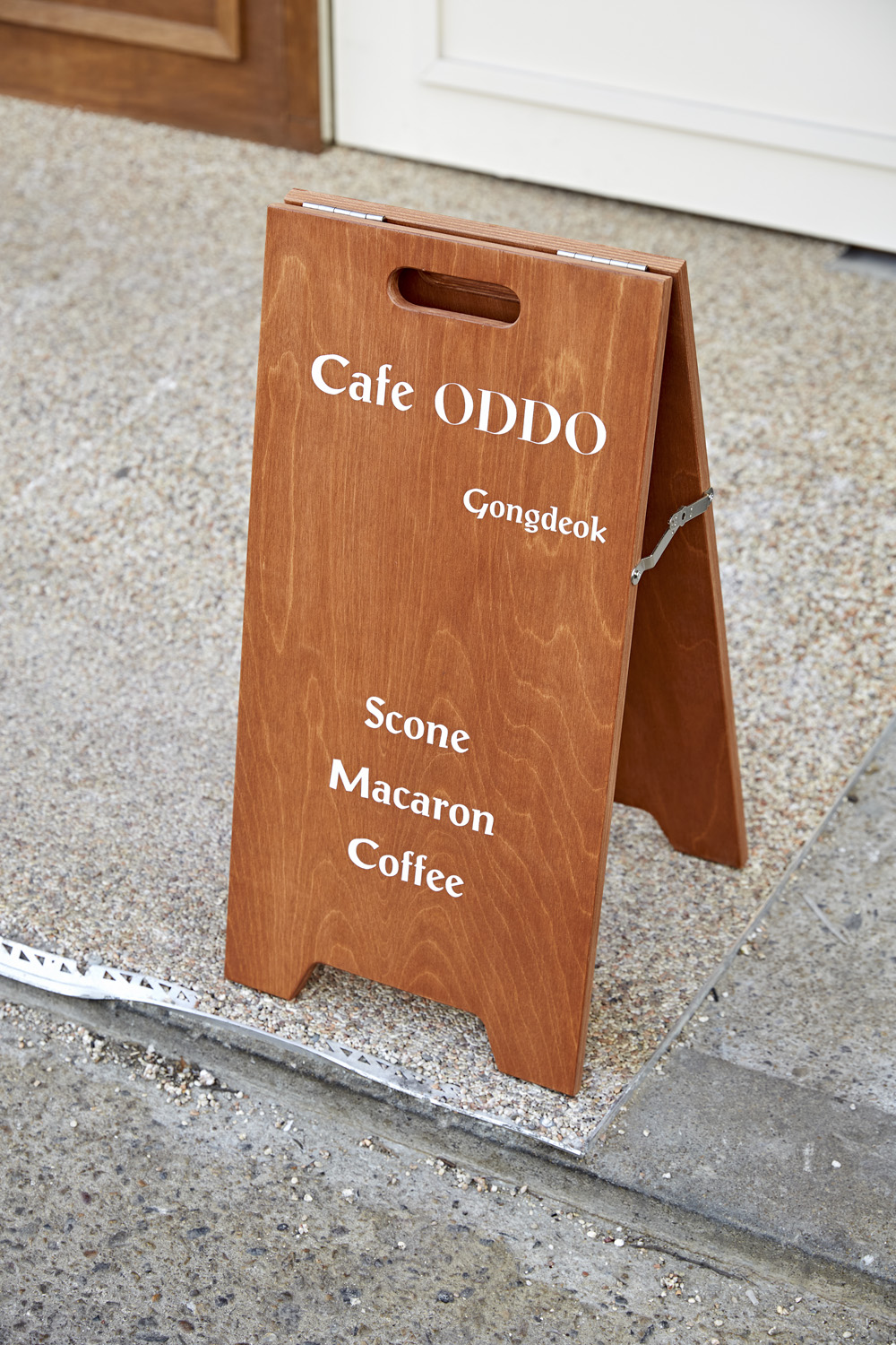 15 坪卡啡小馆，精致温馨的室内设计-16