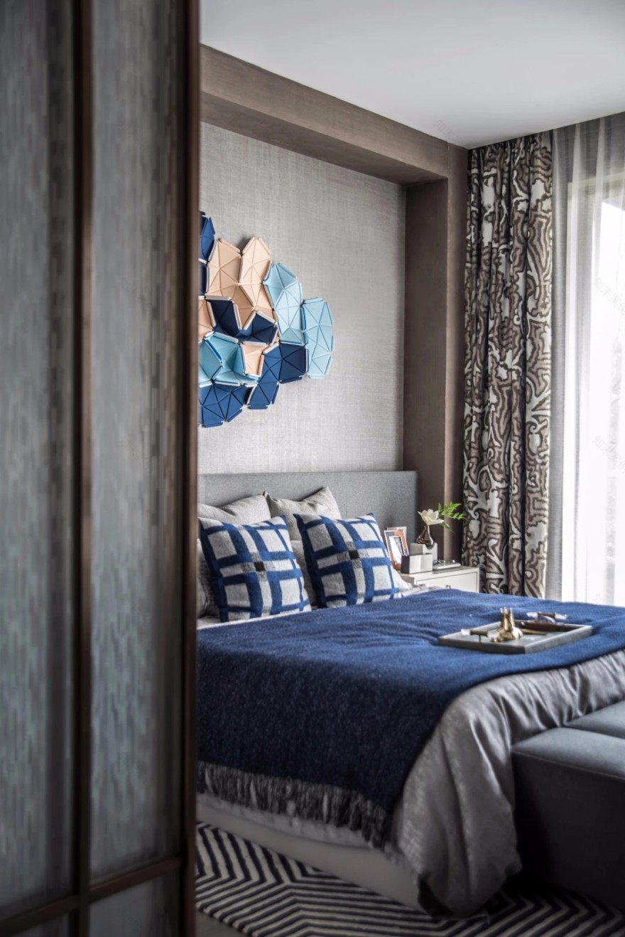 南京宝华山南麓高级灰现代风别墅设计-19