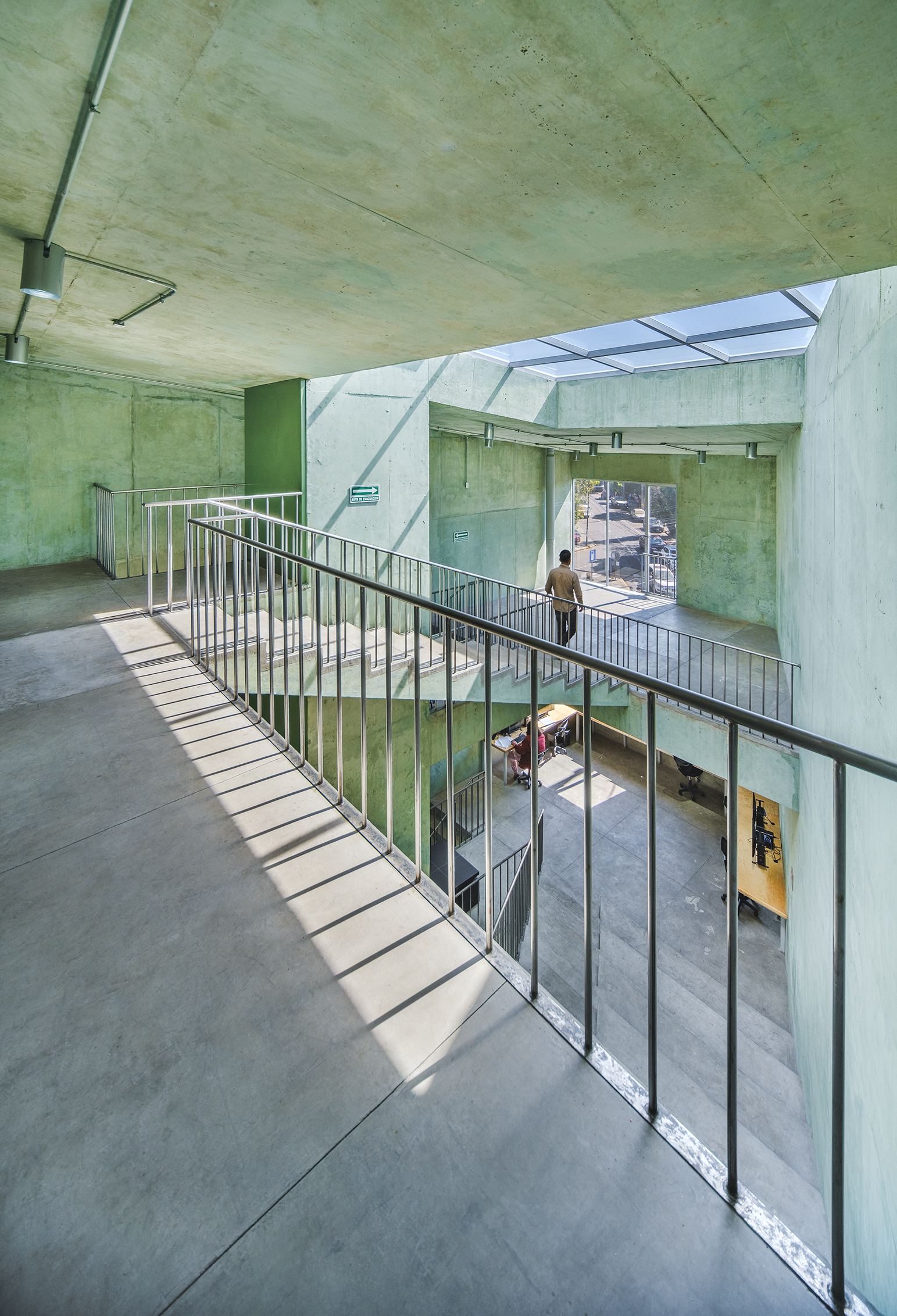 墨西哥市推動 PILARES 計畫：WORKac 與 Ignacio Urquiza Arquitectos 用綠色混凝土建造社區活動中心，在弱勢地區點燃希望之光 | FAM-17