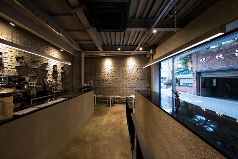 23 平米温馨砖墙咖啡馆 设计报价-2