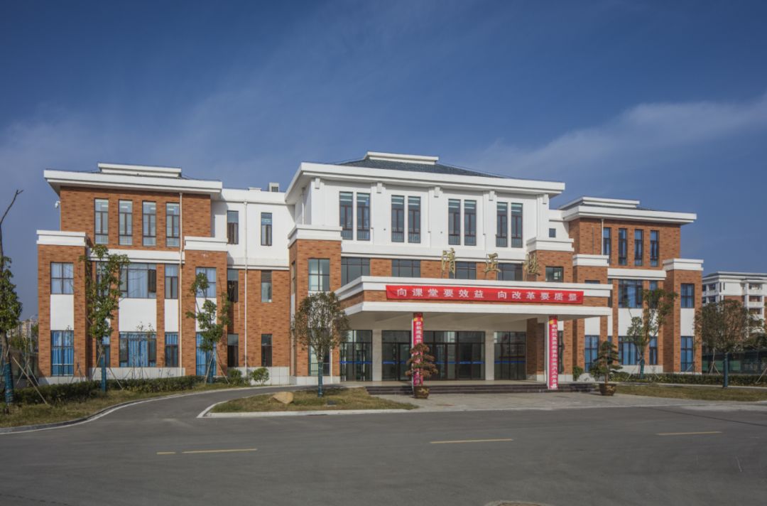 霍邱一中楚汉风新校区 | 两轴一心,江南水景校园-55