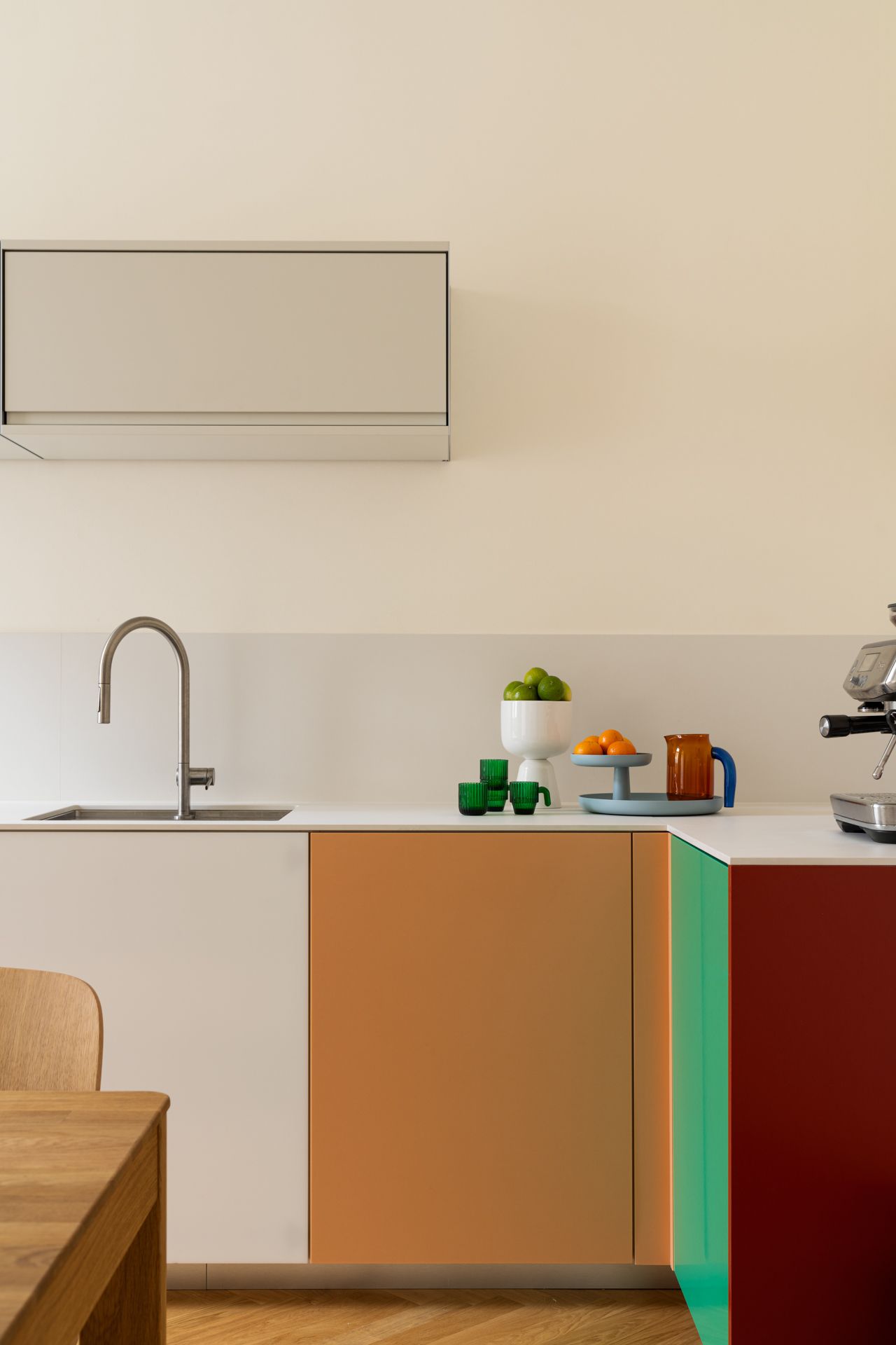 柏林夏洛滕堡老建筑改彩色公寓丨德国柏林丨Sunostudio创始人Gianni Verde-22