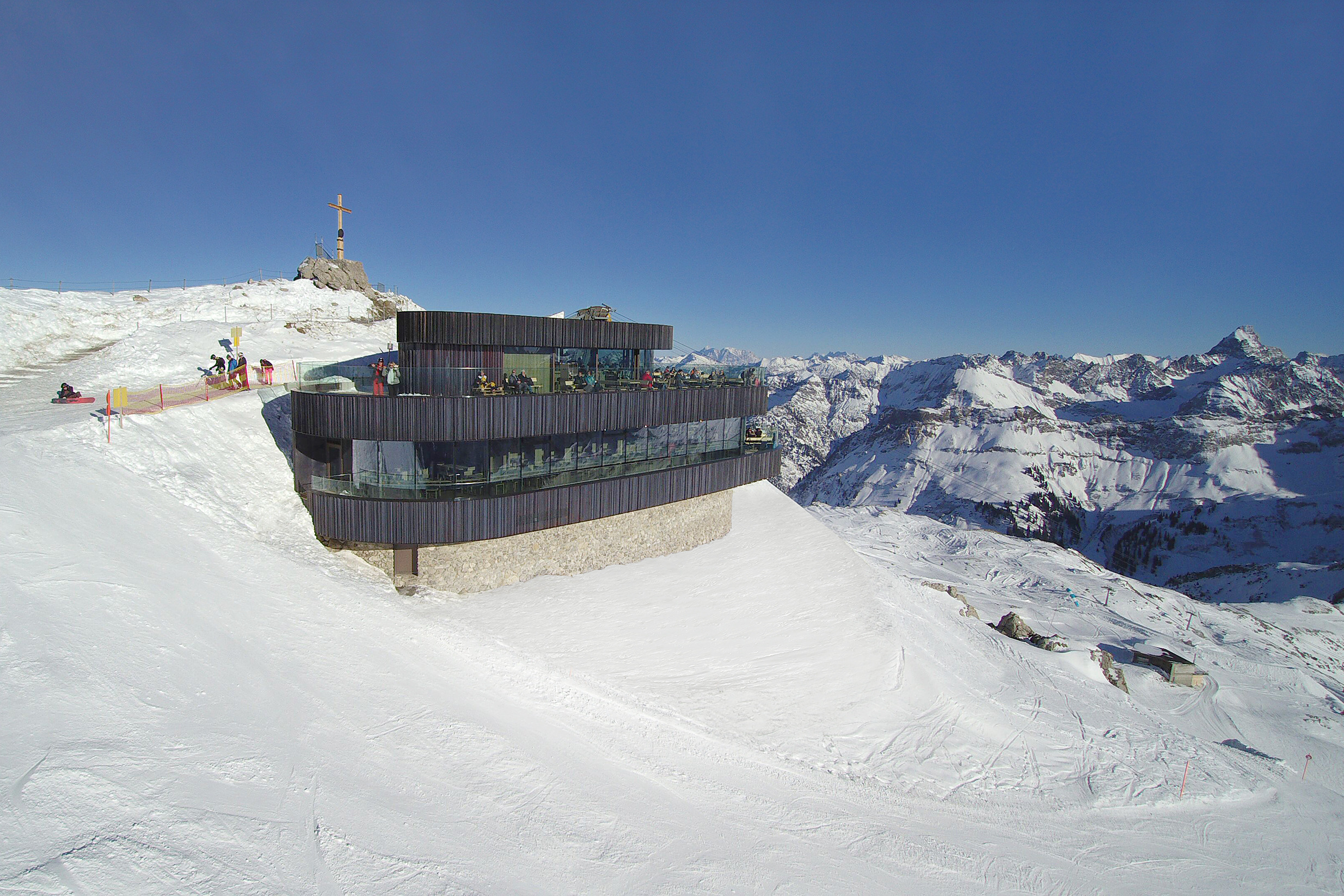 Nebelhorn 峰顶餐厅与缆车站翻新设计-19