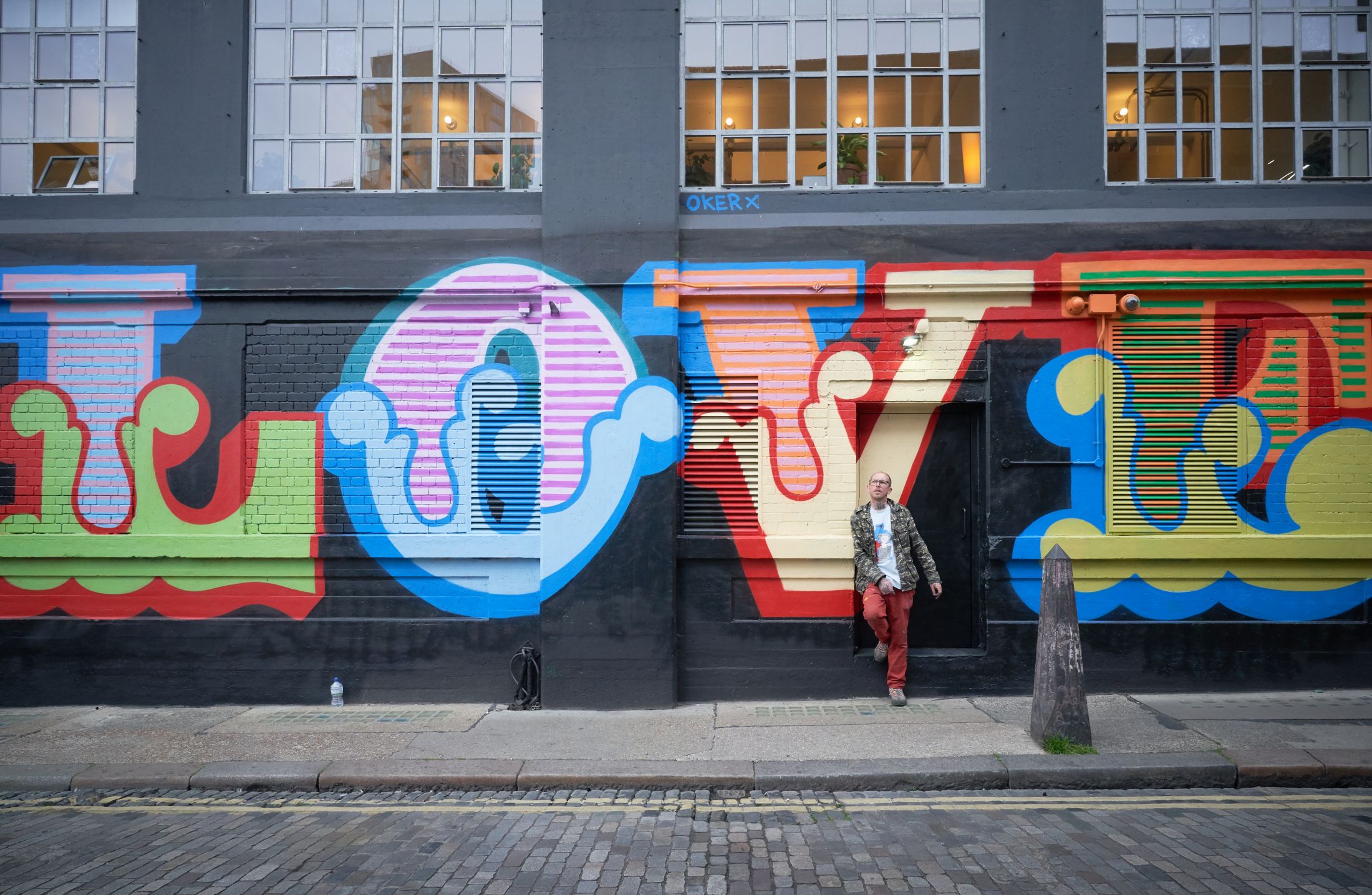 伦敦街头爱情壁画-13