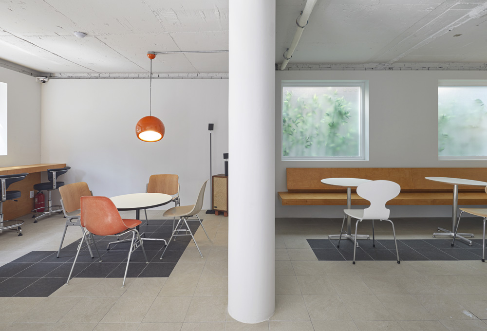 43 平米小户型的惊艳改造，极简主义的魅力展现-15