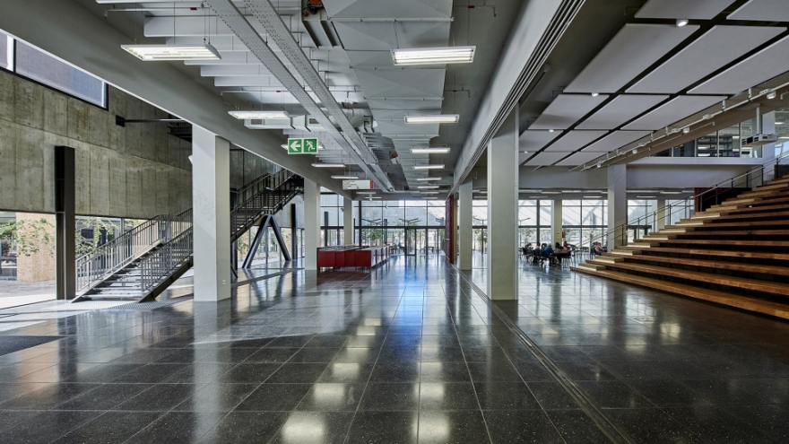 南非 Sol Plaatje 大学学生资源中心-27