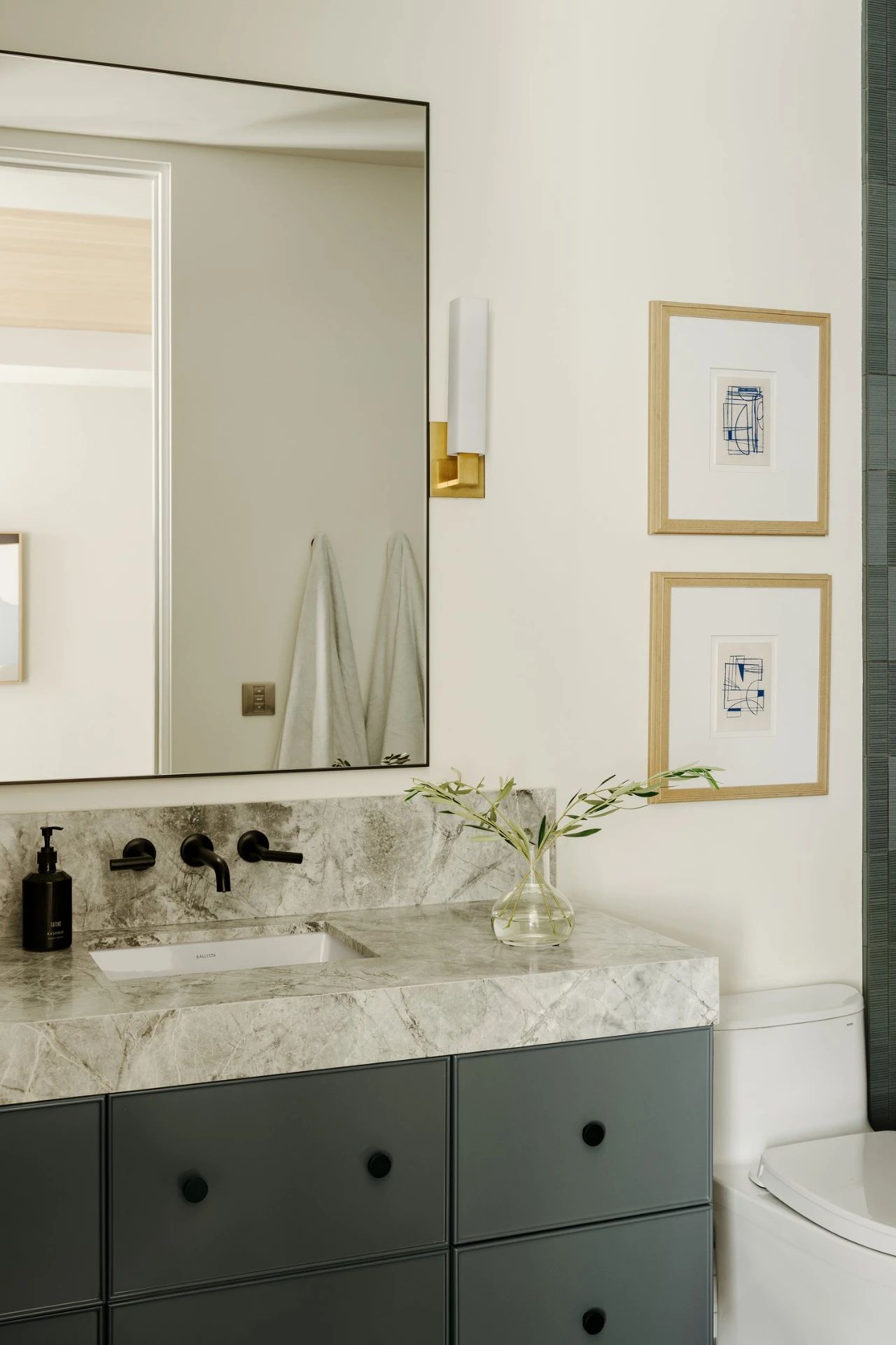 “Stranded in Paradise”（滞留天堂）-31