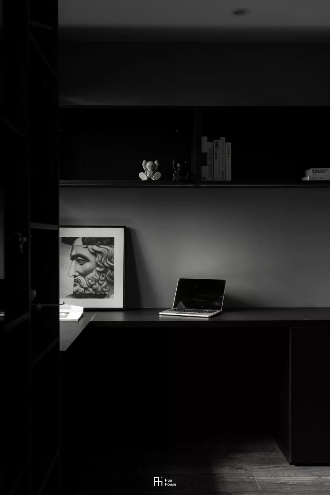 暗色方室 | FunHouse 设计融入宇宙元素-46