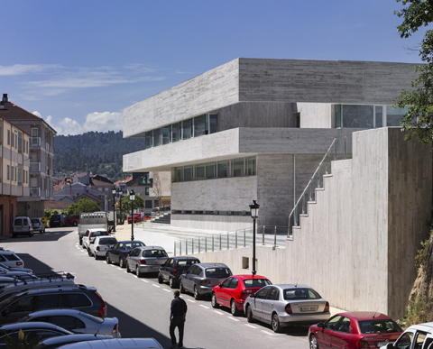 Healthcare Center in Valenzá  IDOM-48