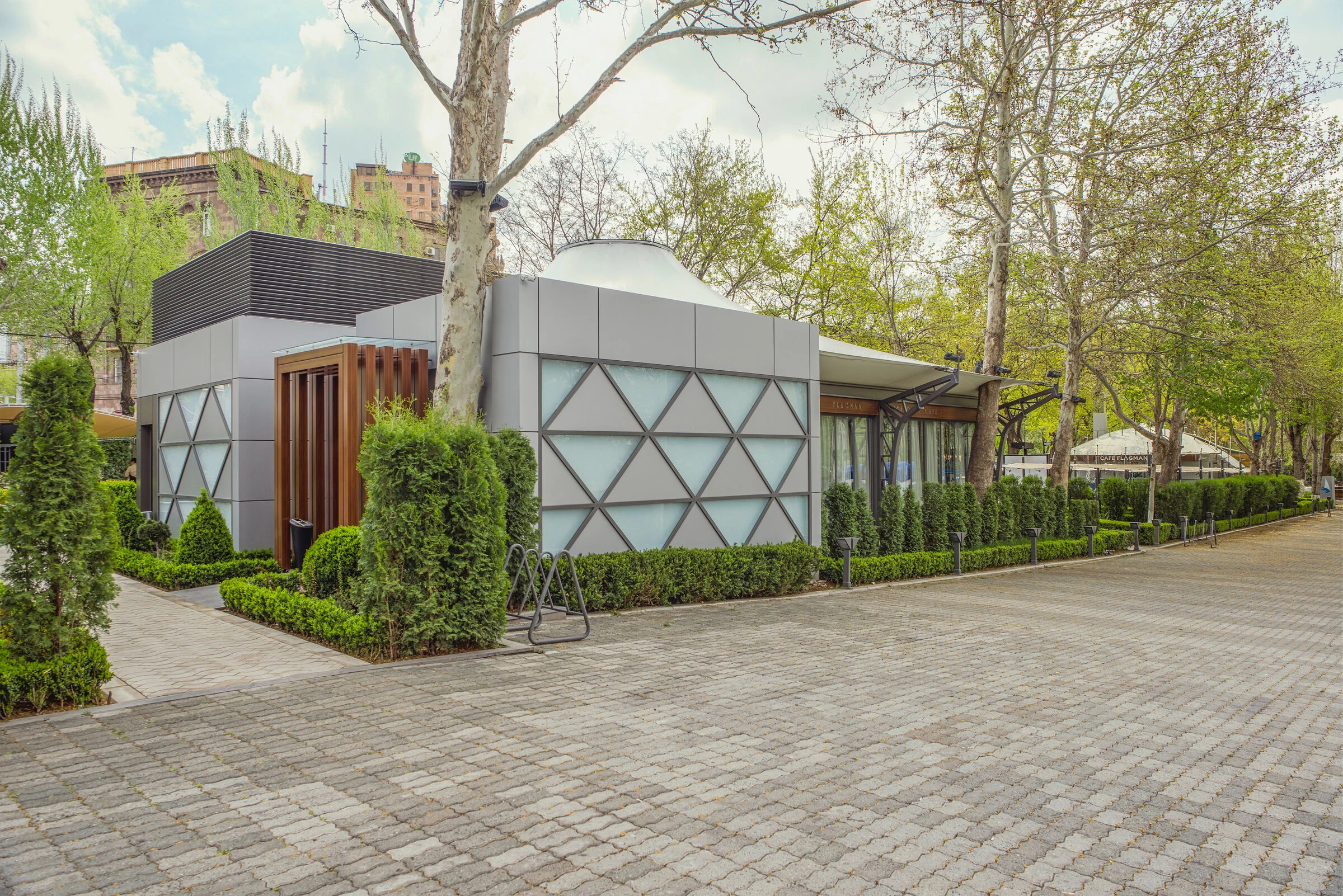 亚美尼亚“旗帜”餐厅丨GDG-34