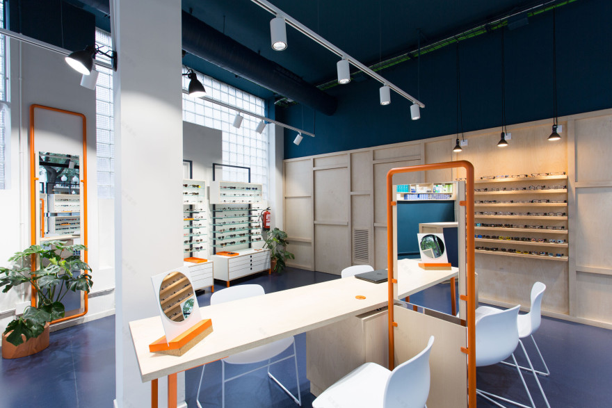 5lab 打造年轻活力的西班牙眼镜店-13