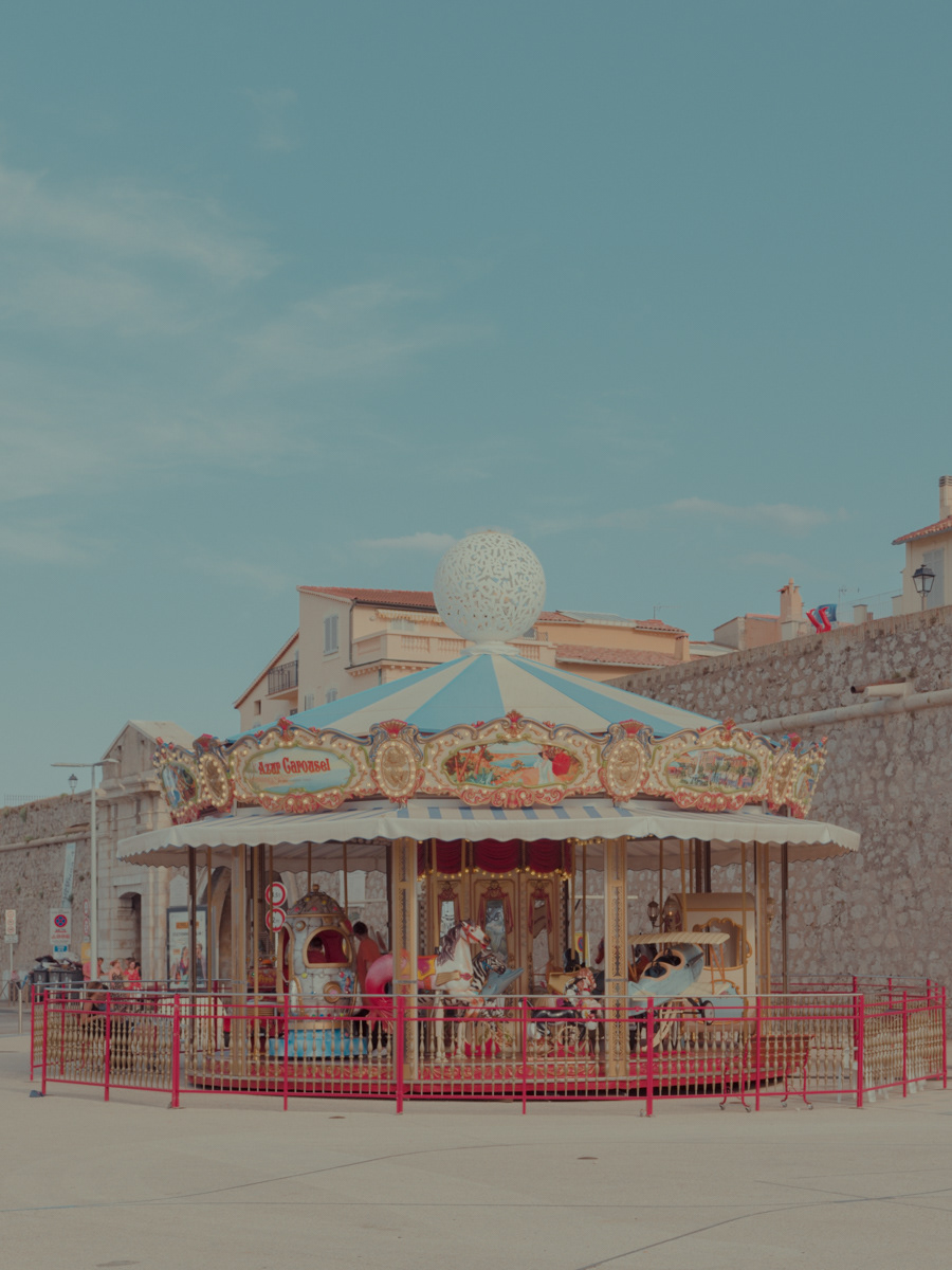 法国安提布斯的童年色彩-10