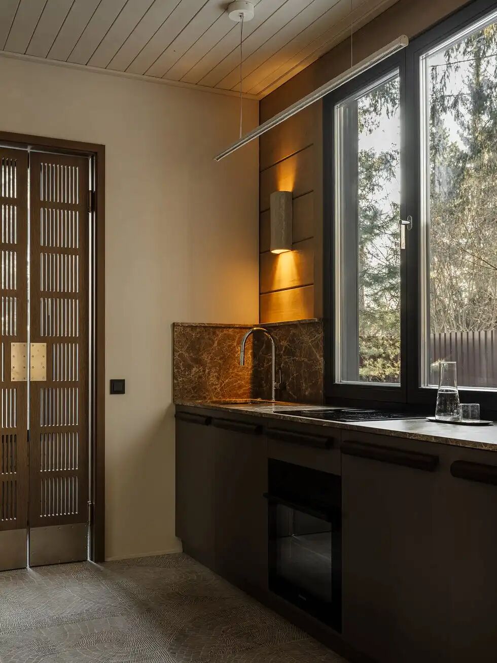 林间艺境：奥尔加·柳金娜的自然共生美学别墅-16