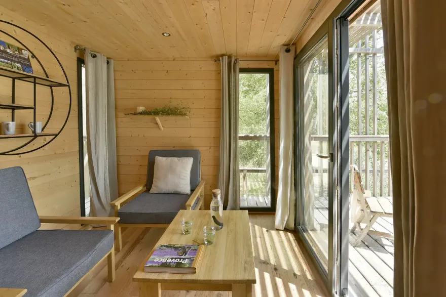 "湖畔木屋 | 与自然共生的设计师度假胜地"-2