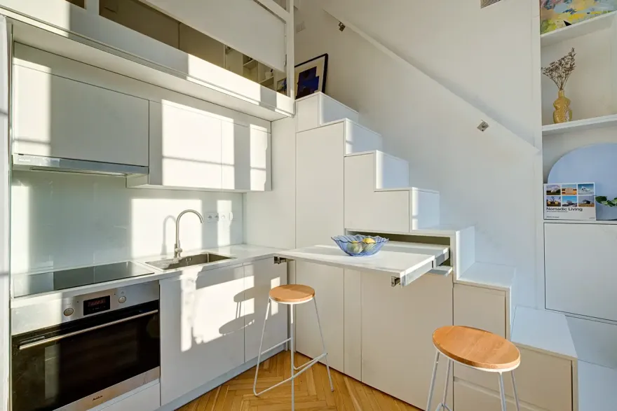 波兰 20m² 迷你复式,巧妙利用空间与风格混搭-3