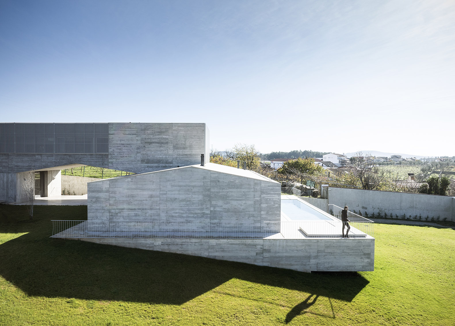 House in Vila Real  / AZO. Sequeira Arquitectos Associados-9