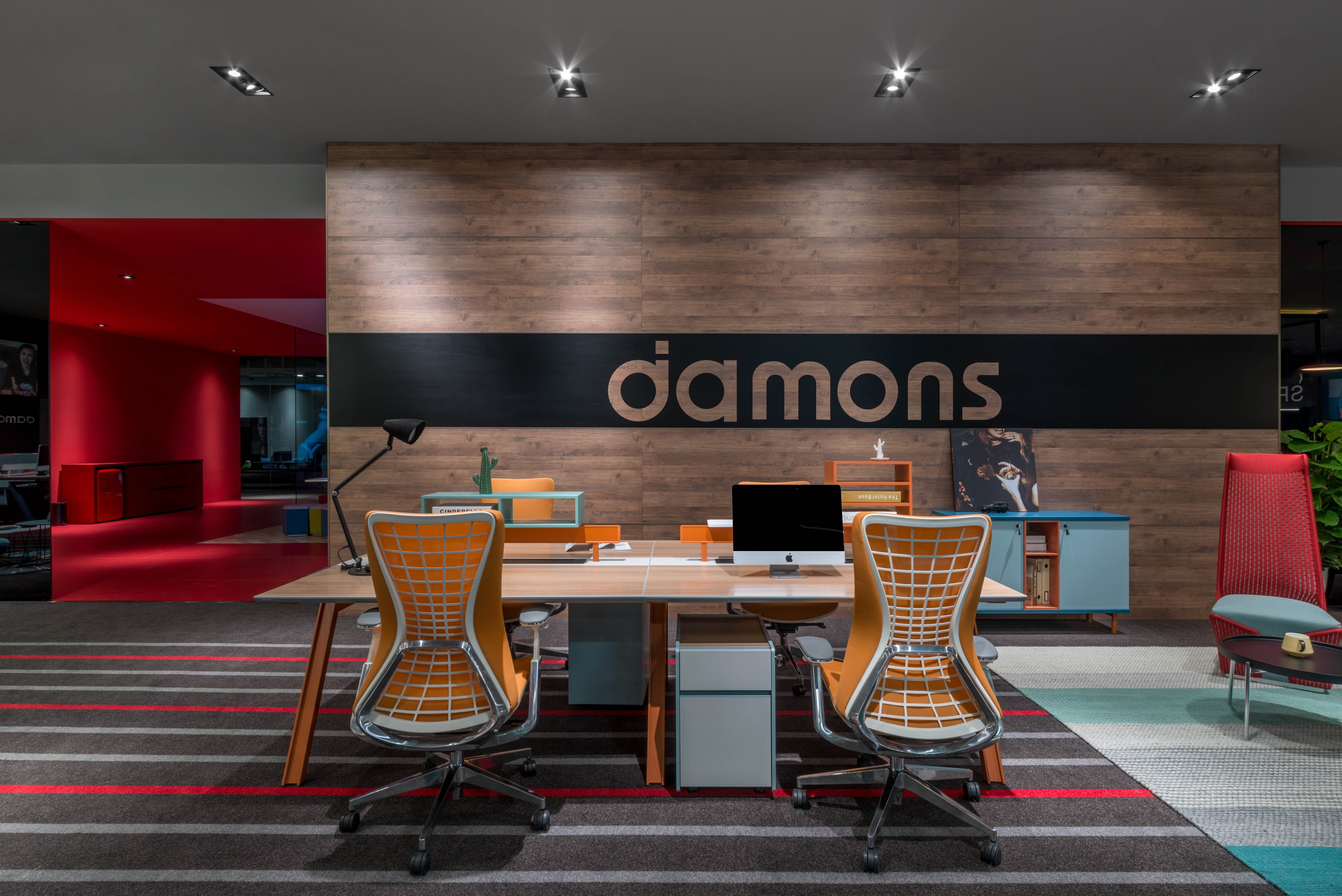 黑色厂房里的红盒子·科尔卡诺杭州办公展厅丨中国杭州丨因未设计-26