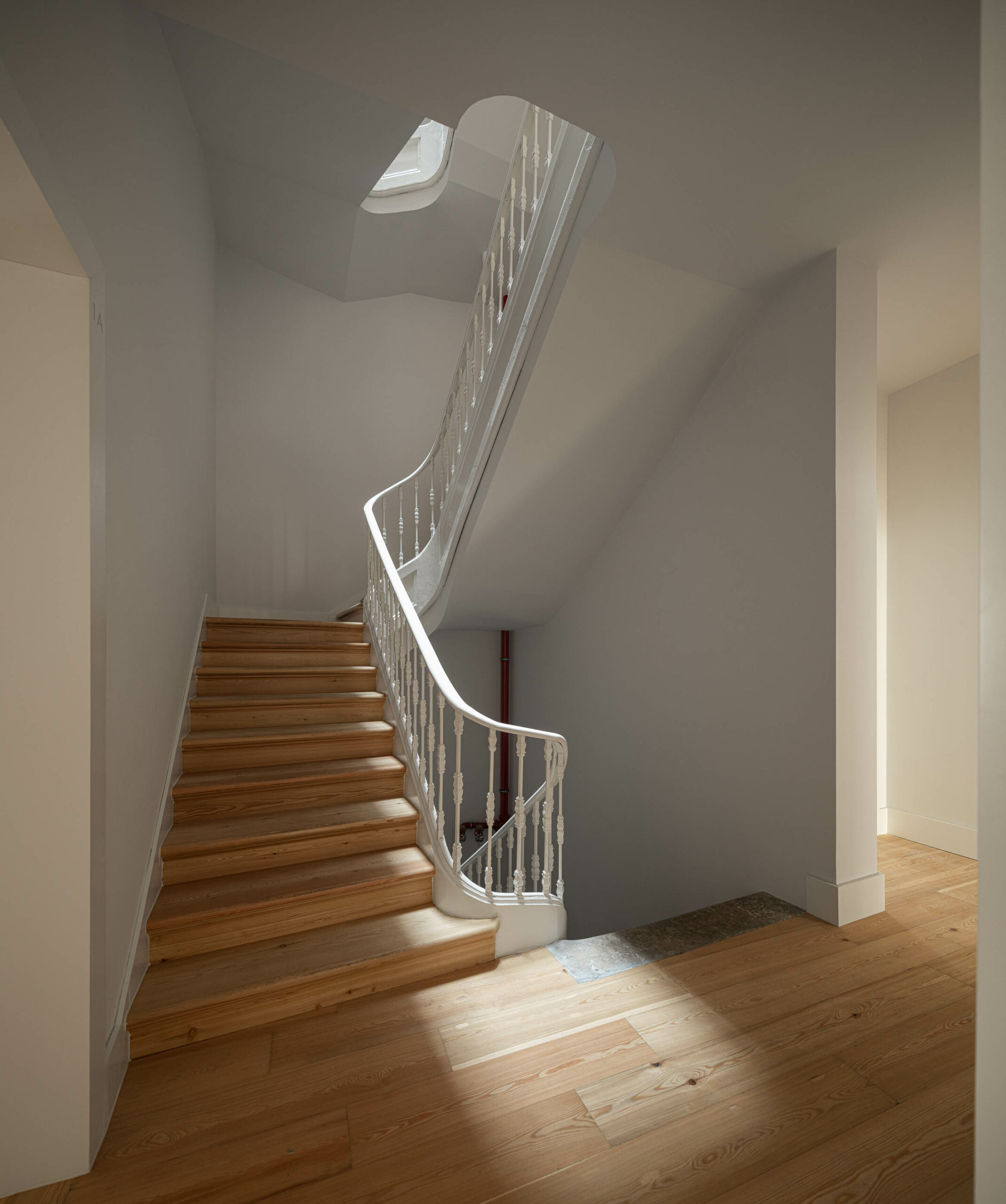 里斯本一座旧住宅的多层身份重建丨葡萄牙里斯本丨Fragmentos Architecture Office-17