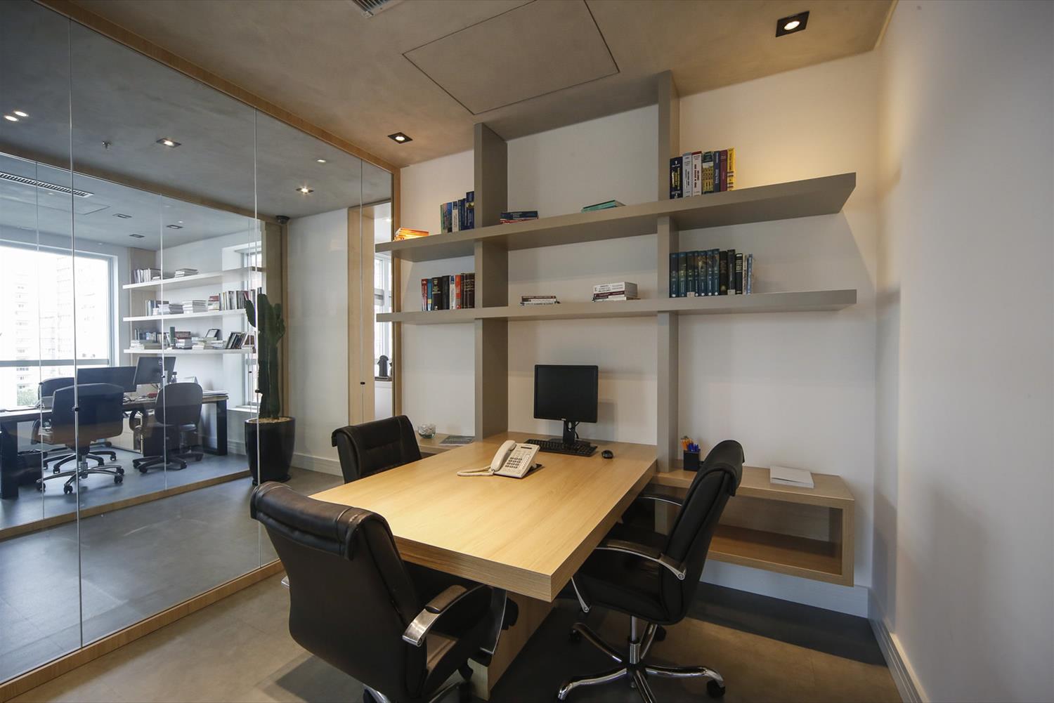 LTSA Advogos 办公总部 | 现代木质设计之美-5