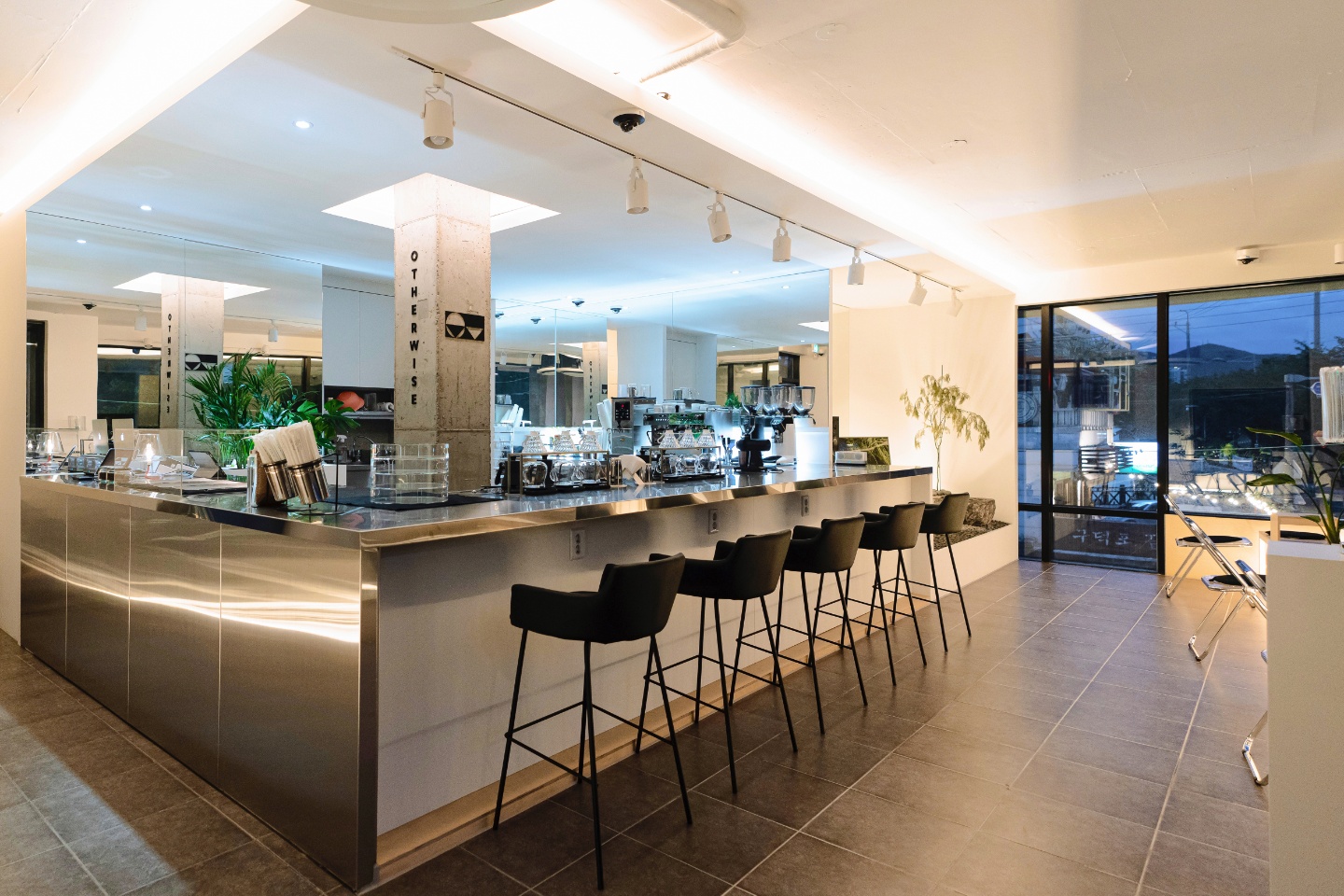 现代概念咖啡厅，27 坪釜山空间设计-14