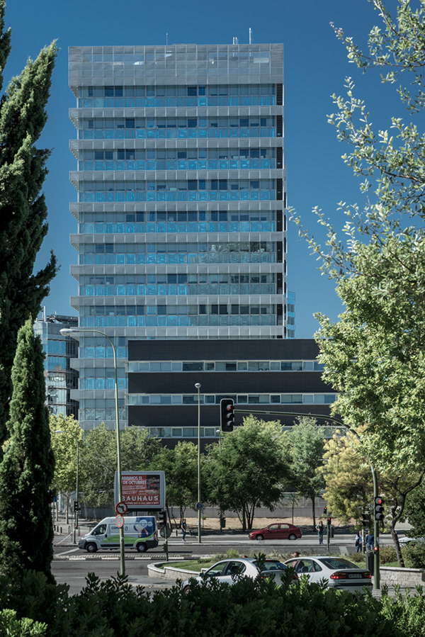 阿迪夫办公大楼丨西班牙马德里丨Grupo GMP-13