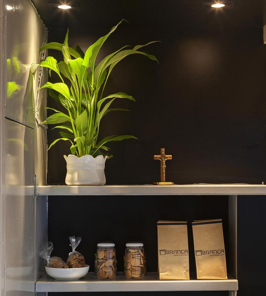 巴西 Branca 咖啡厅 | 创新设计唤醒城市角落-10