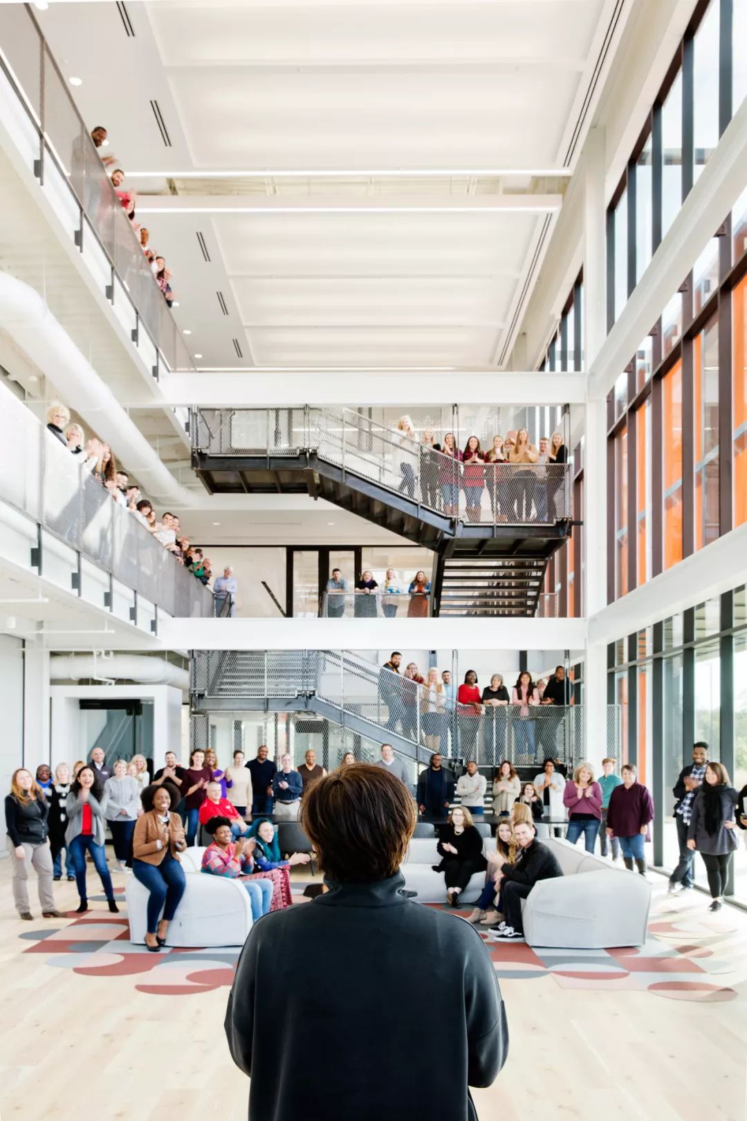 Gensler 打造现代办公空间,五大案例诠释高效办公新理念-31