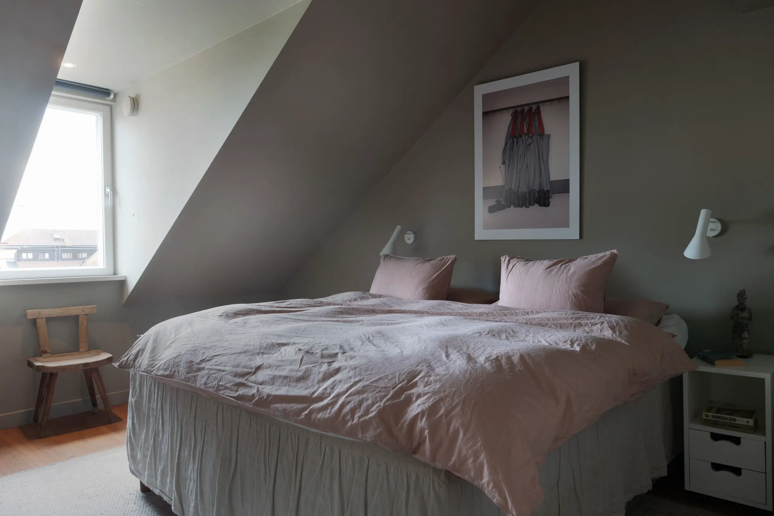 瑞典顶层公寓的玻璃阁楼办公室-8