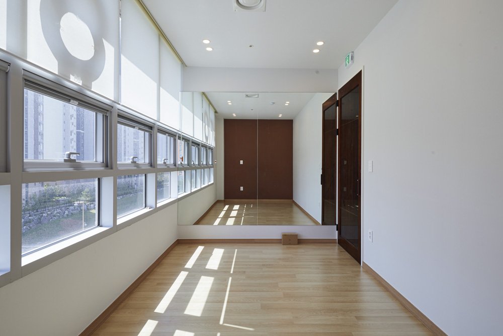 现代简约风 45 平米瑜伽馆设计-11