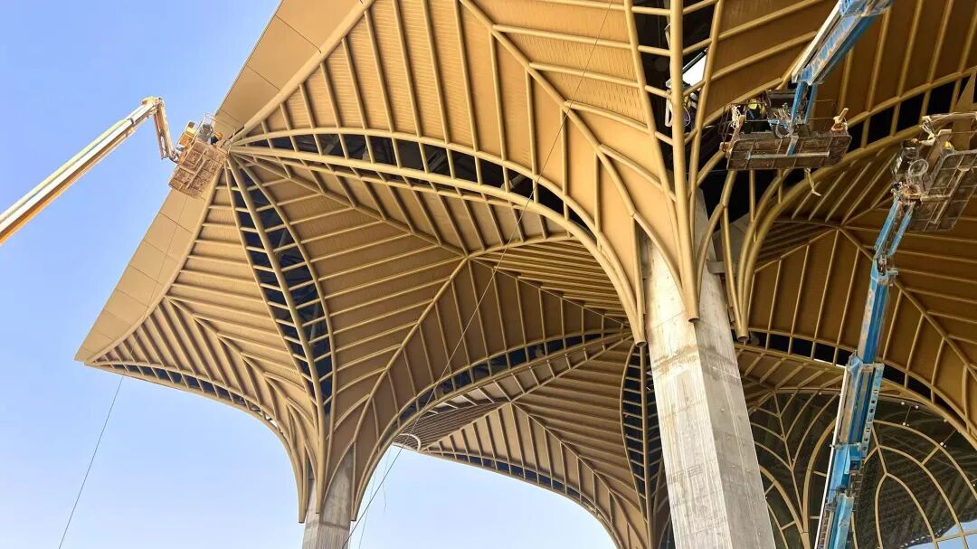 伊拉克纳西里耶国际机场主航站楼幕墙施工进入新节点-60