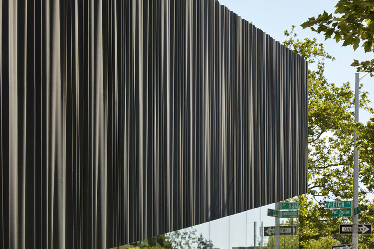 WORKac 设计全新皇后区图书馆,绿色屋顶连接花园循环-38